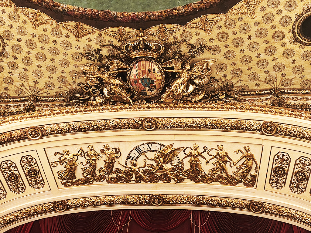 Napoli, Teatro San Carlo, stemma Borbone