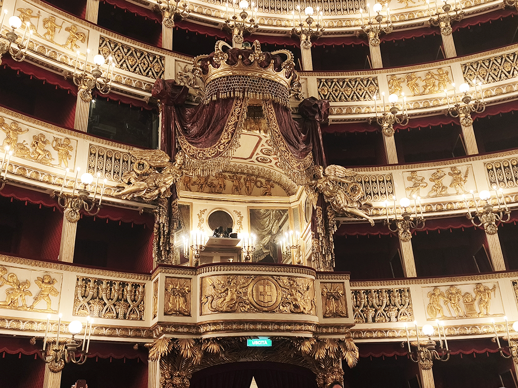 Napoli, Teatro San Carlo, palco reale